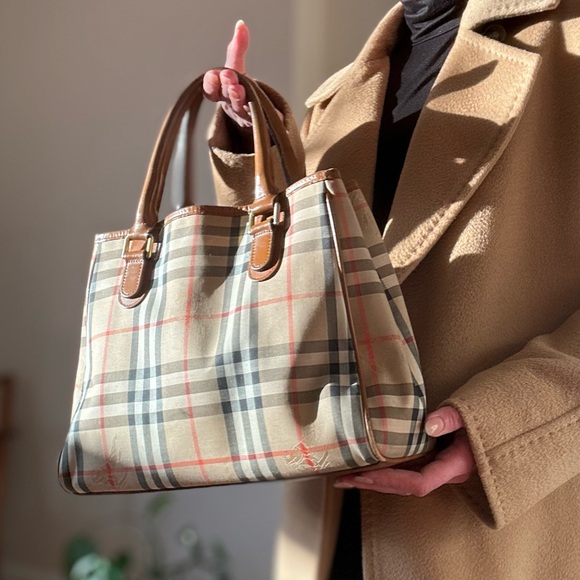 SOLD OUT: FRENCH GIRLS 🥖 Vintage Burberry’s Nova Check - Picture 9 of 9